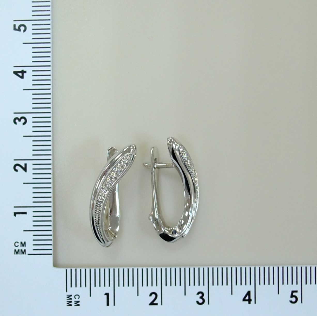 10511-001471 Серьги (Au 585)